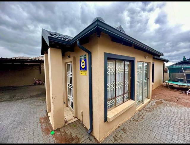 3 BEDROOM HOUSE FOR SALE IN AMANDASIG